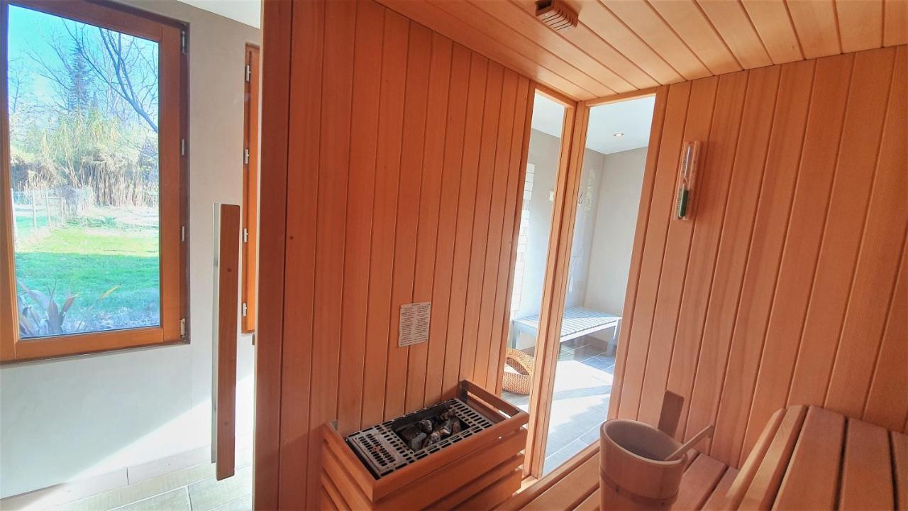 Cote Provence Otel Le Thor Dış mekan fotoğraf